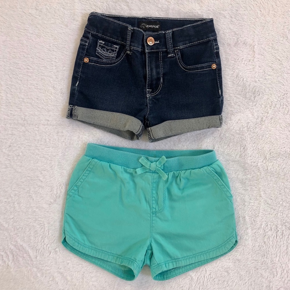 Lot of 2 shorts Size 3T